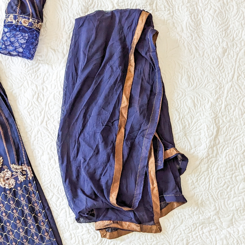 Indian Pakistani Women's 3-Piece Kameez Trouser Outfit - Midnight Blue - Picture 6 of 8